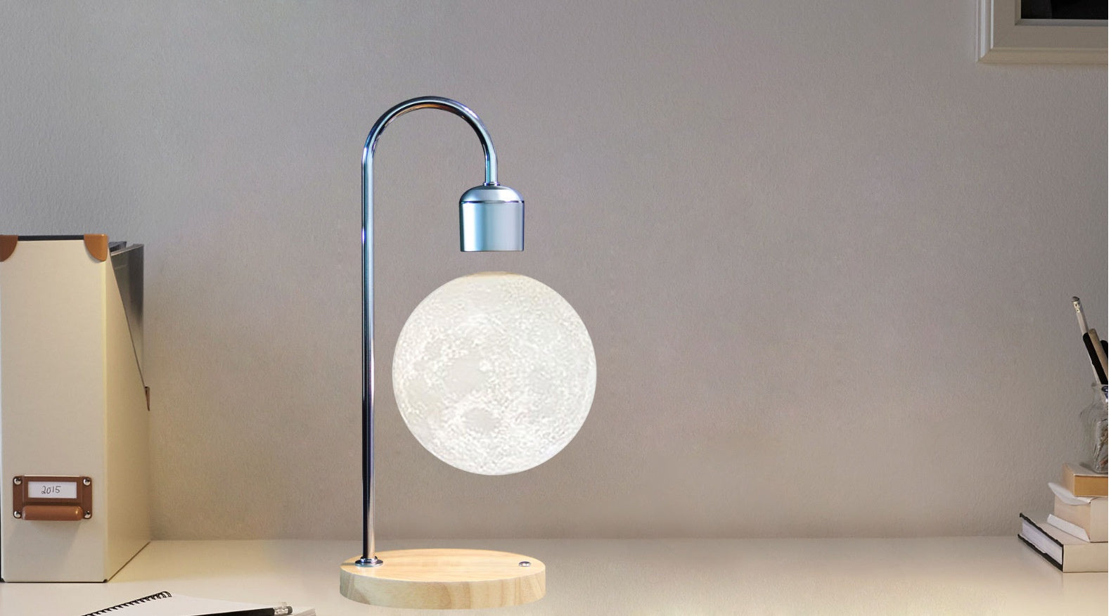 Suspension Moon Lamp, Creative Magnetic Suspension Moon Table Lamp