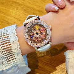 Luxurious Women's Quartz Watch With Rhinestones